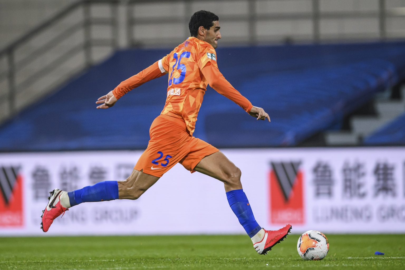 Marouane Fellaini objavio da odlazi u mirovinu Sportklub